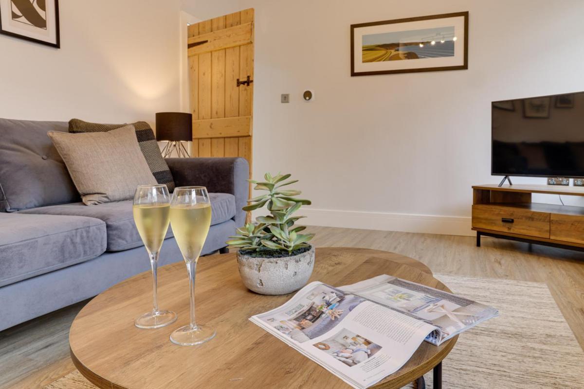 Beam End Snainton - Modern 2-Bedroom Stone Cottage Luaran gambar